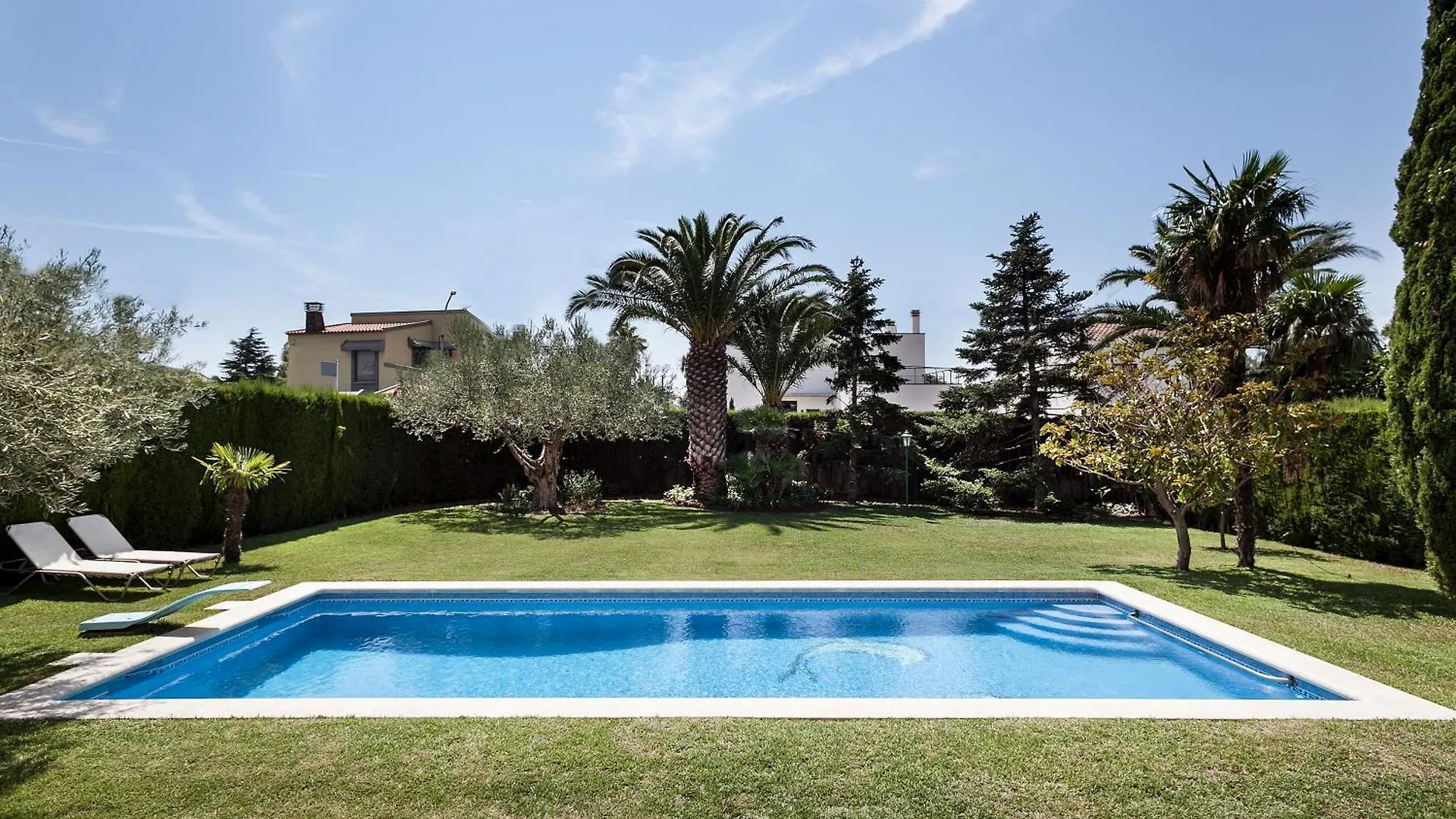 Harmony House Villa Roses 0*,  Spain