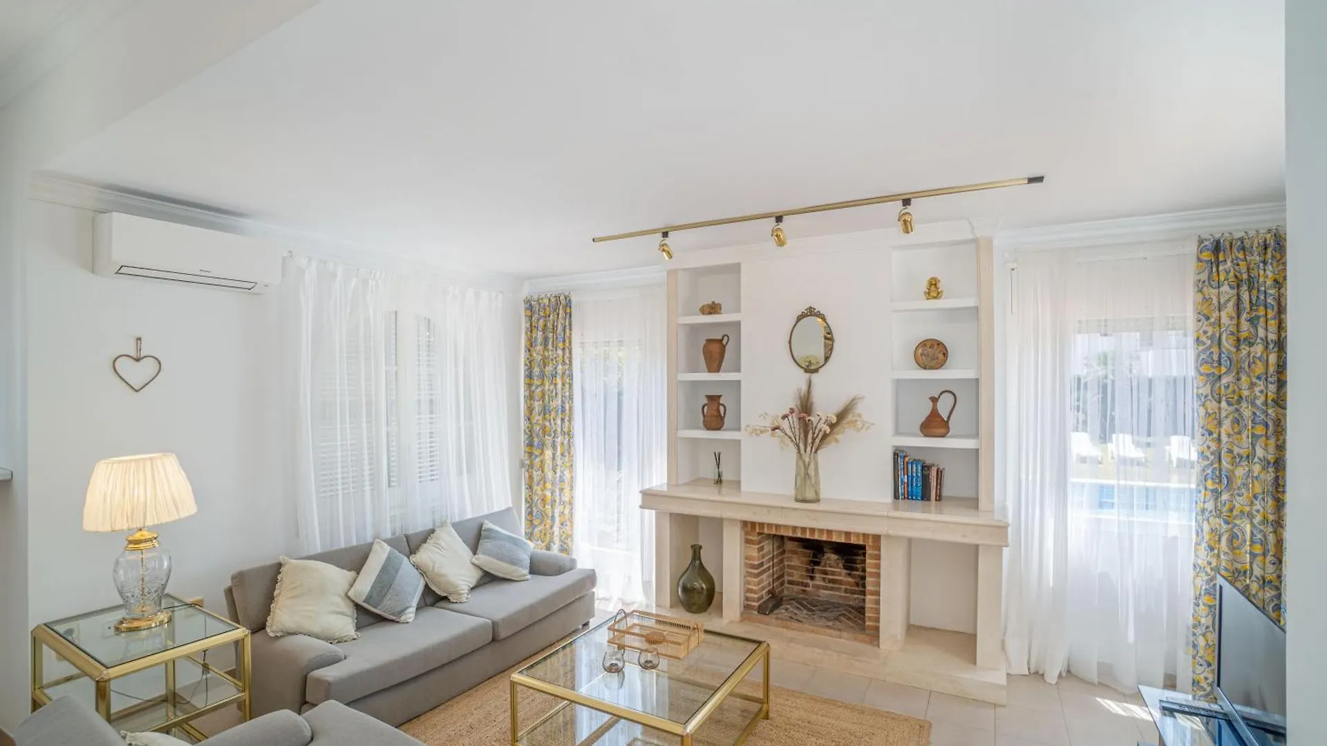 Holiday home Harmony House Villa Roses Spain