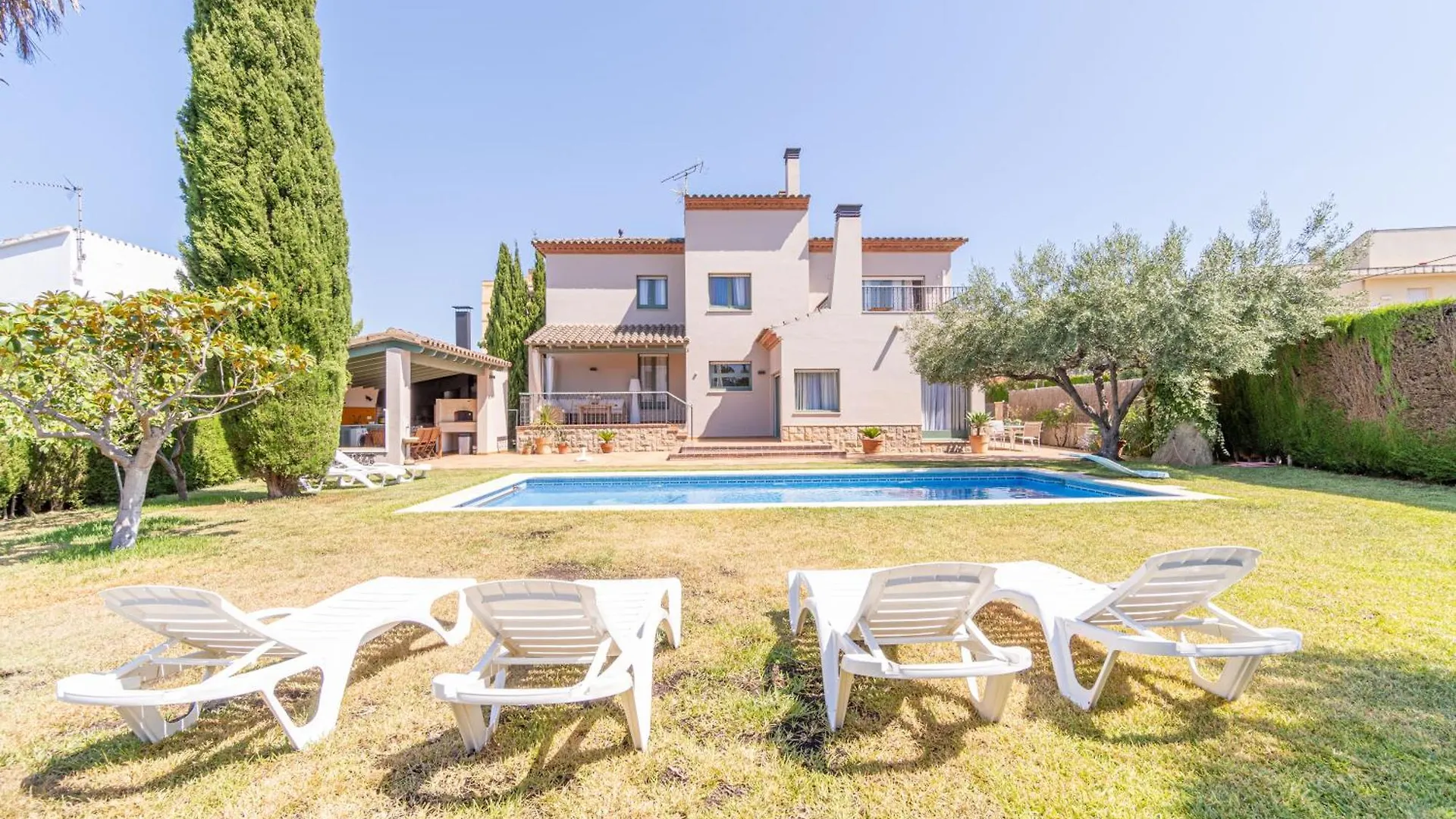 Harmony House Villa Roses 0*,  Spain