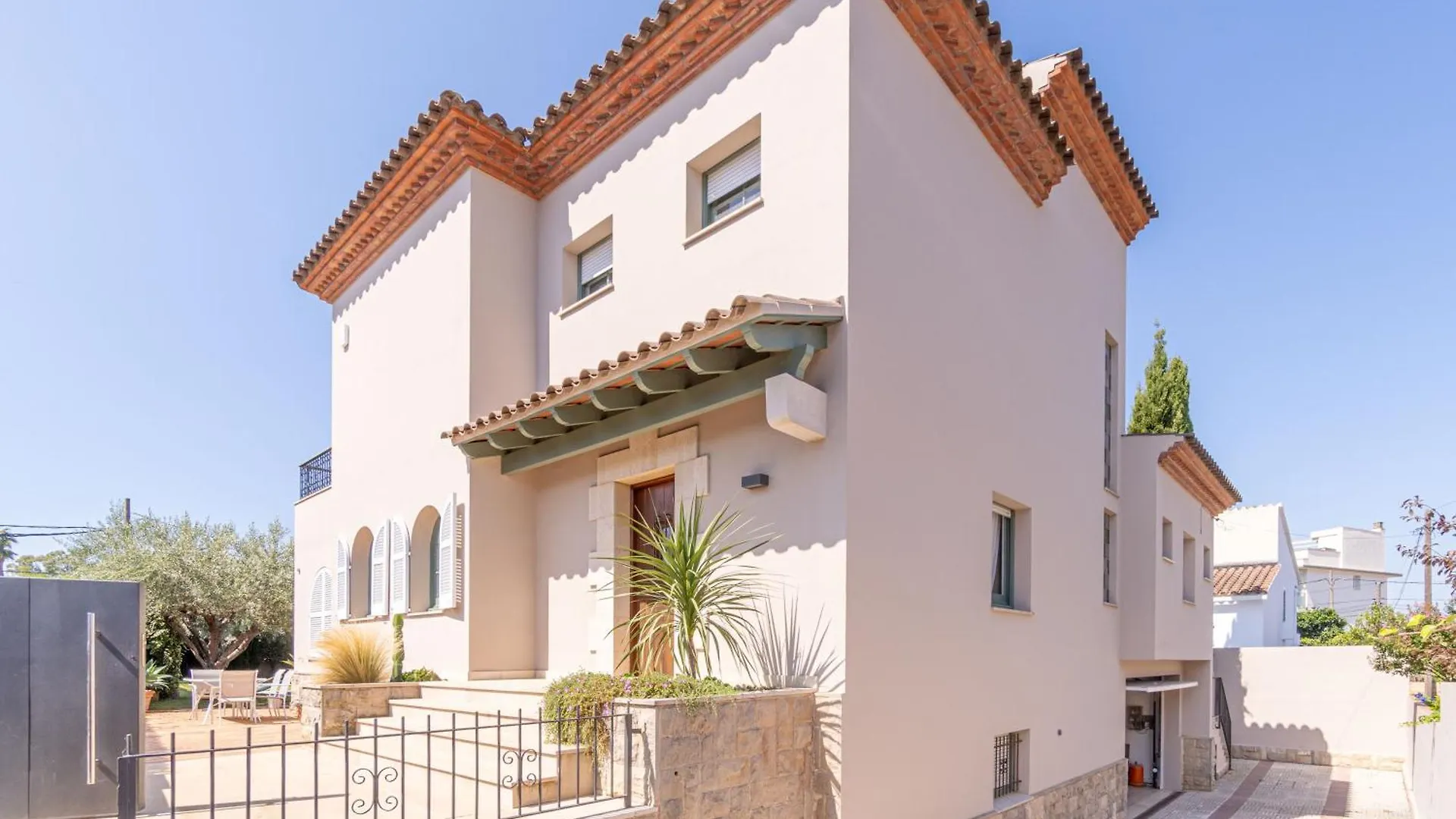 Holiday home Harmony House Villa Roses Spain
