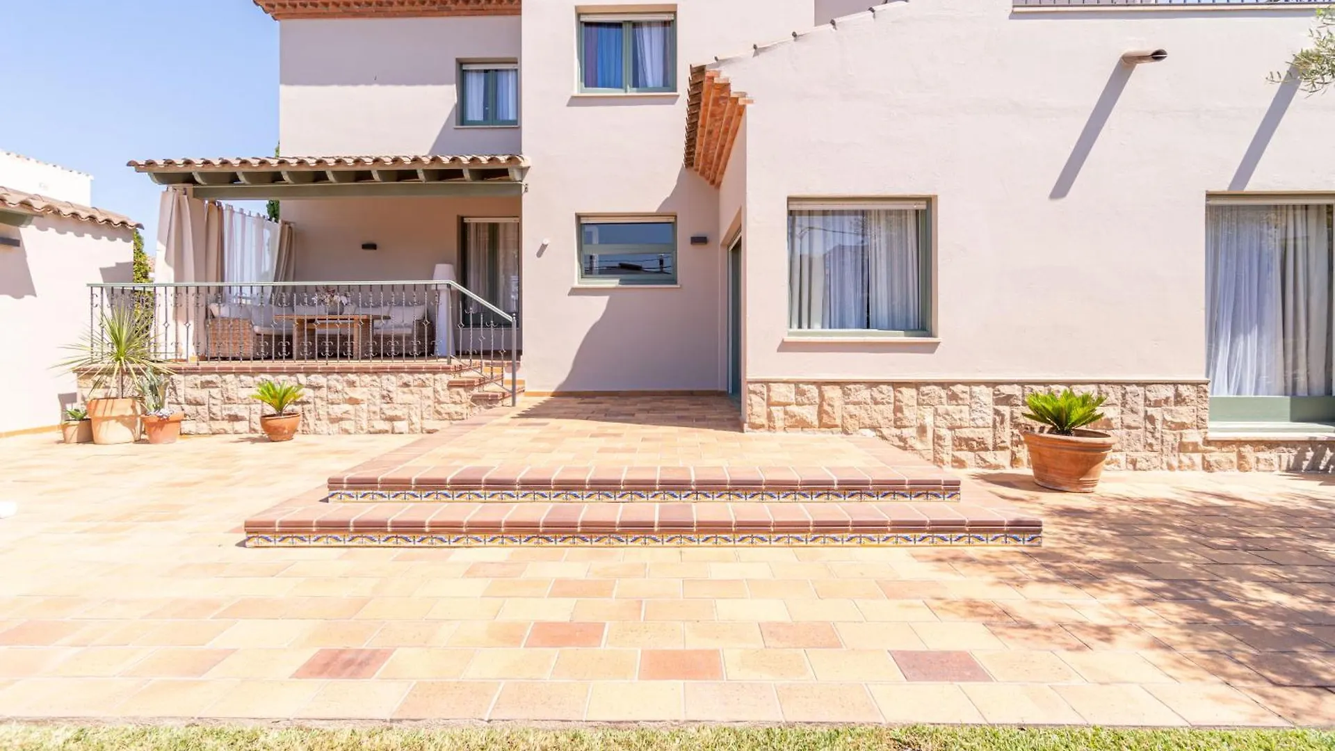 Vila Harmony House Roses
