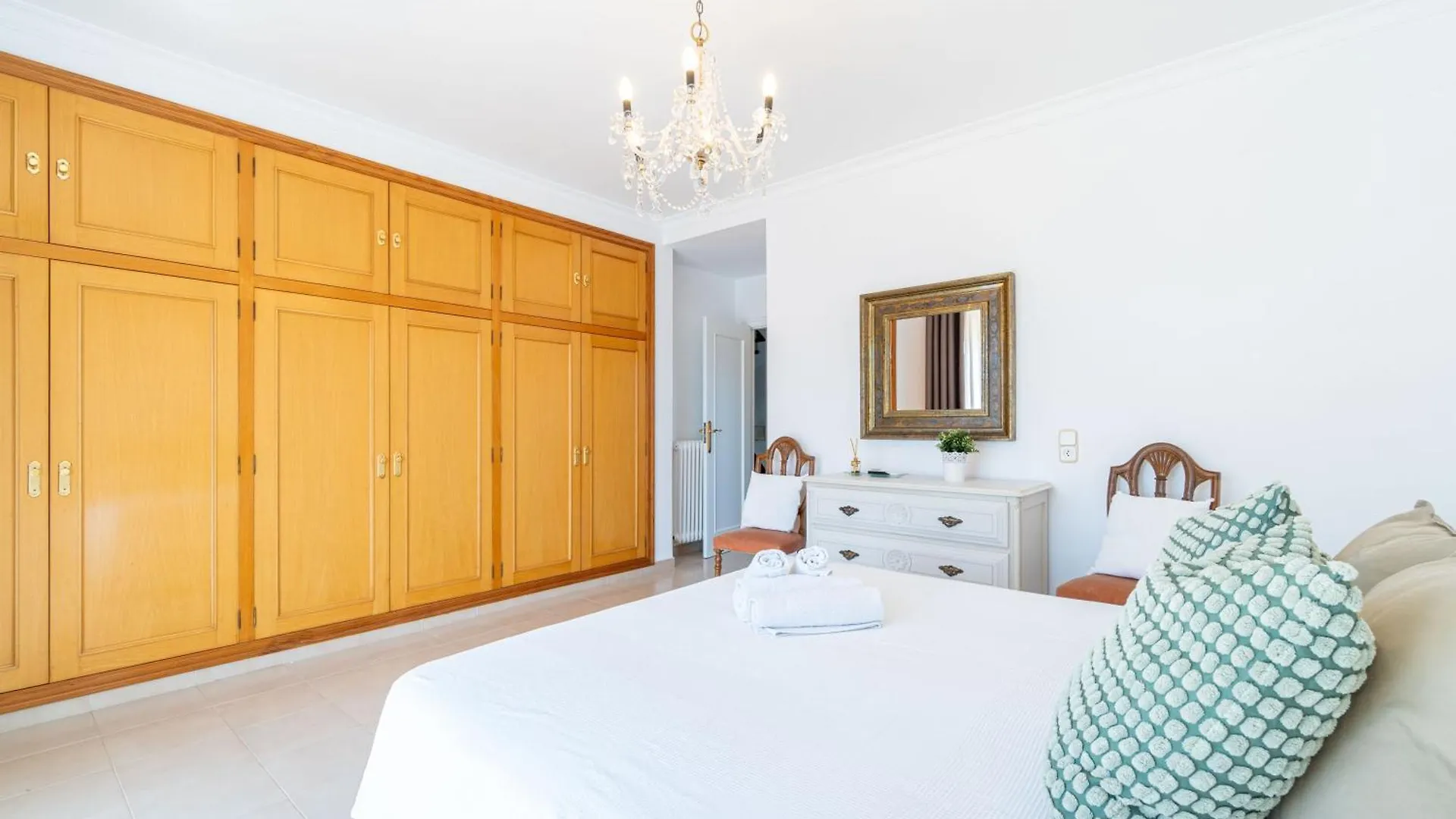 Vila Harmony House Roses
